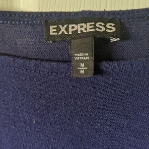 Blue long sleeves shirt.